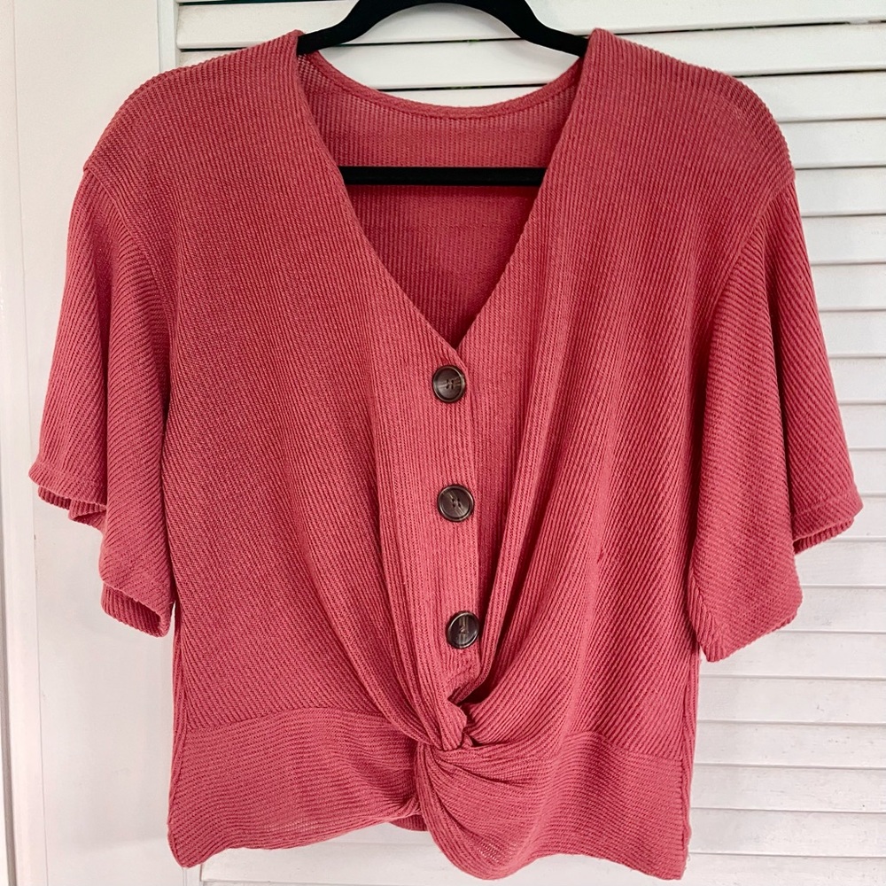 Knit button twist top